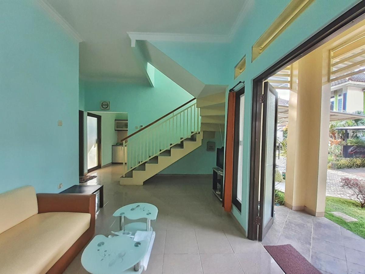Villa 3 Bedroom Edelweis No. 7 Near Museum Angkut 바투 외부 사진