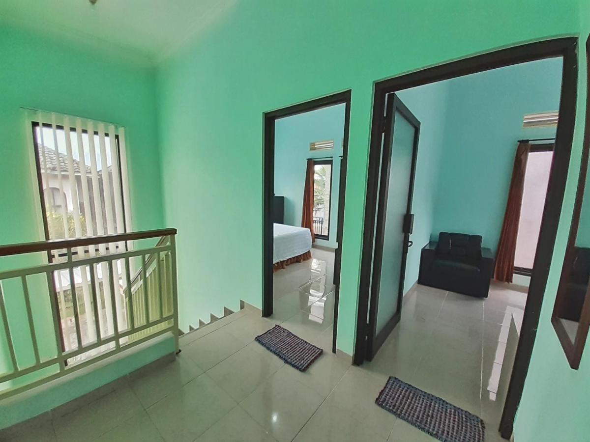 Villa 3 Bedroom Edelweis No. 7 Near Museum Angkut 바투 외부 사진