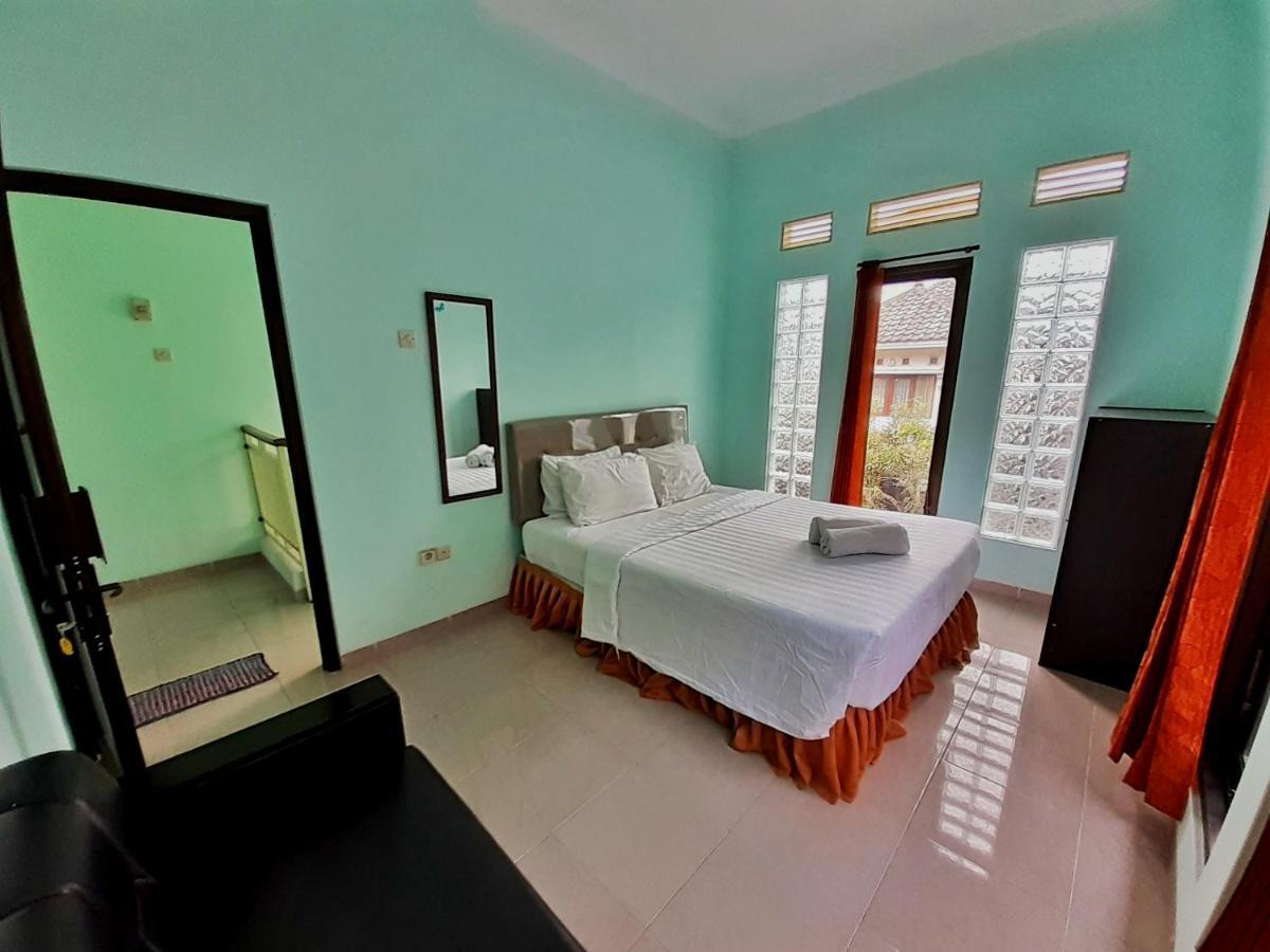 Villa 3 Bedroom Edelweis No. 7 Near Museum Angkut 바투 외부 사진