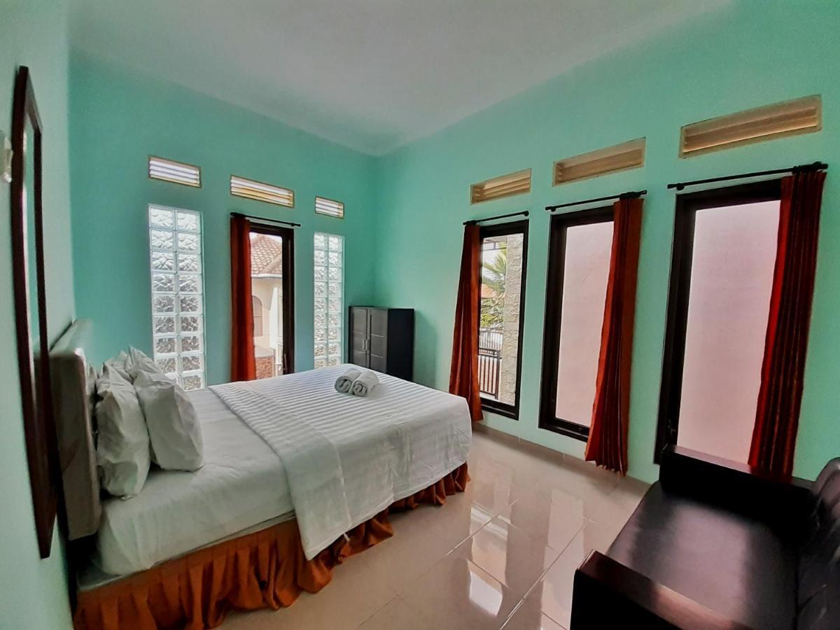 Villa 3 Bedroom Edelweis No. 7 Near Museum Angkut 바투 외부 사진